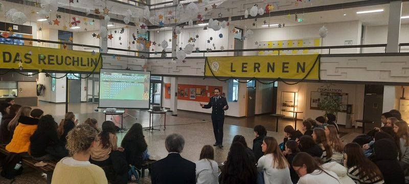 Jugendoffizier am Reuchlin: Vortrag zum Ukrainekrieg