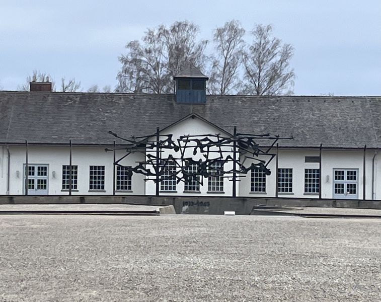 Geschichte hautnah erleben – 9c in Dachau
